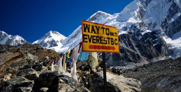 f-EVEREST-BASE-CAMP-VIA-RENJO-PASS-TREK